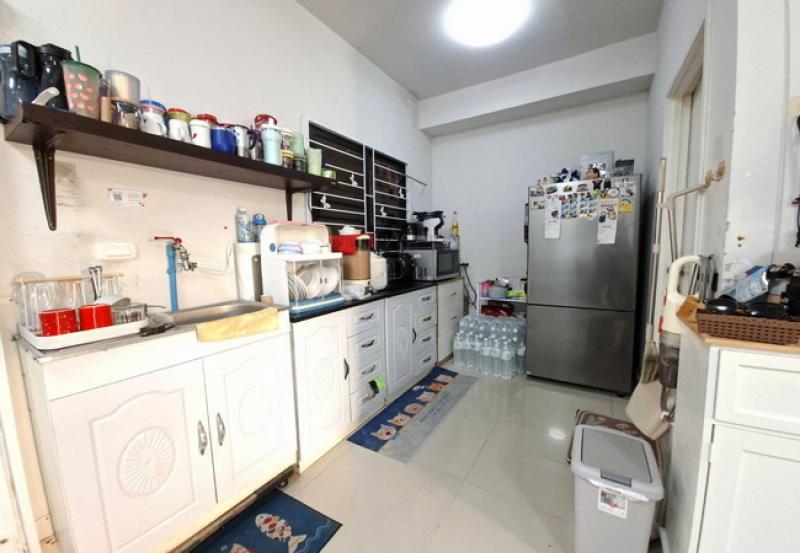 รูปที่8 ต้องการขายทาวน์โฮม ราชาเทวะ บางพลี ราคา 2,100,000 บาท