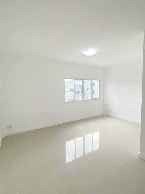 รูปที่5 ต้องการขายบ้านพร้อมที่ดิน ไร่ขิง สามพราน ราคา 1,990,000 บาท