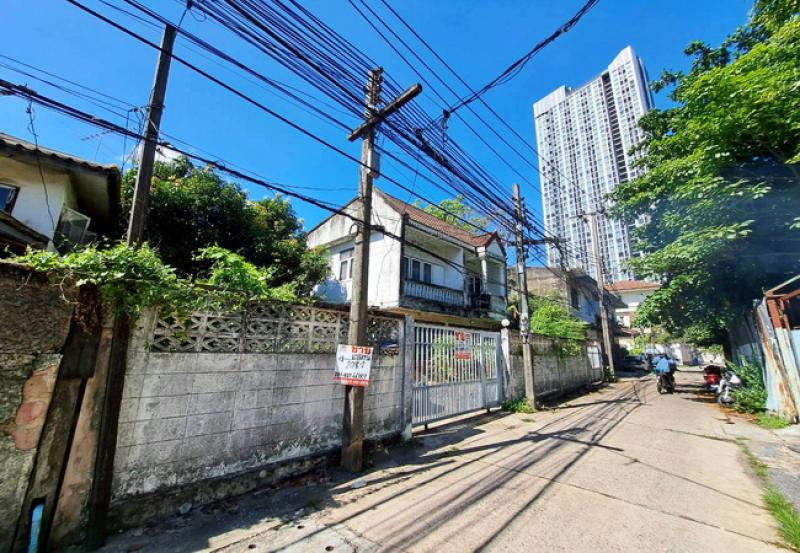 รูปที่4 ต้องการขายบ้านพร้อมที่ดิน พระโขนง เขตคลองเตย ราคา 52,000,000 บาท