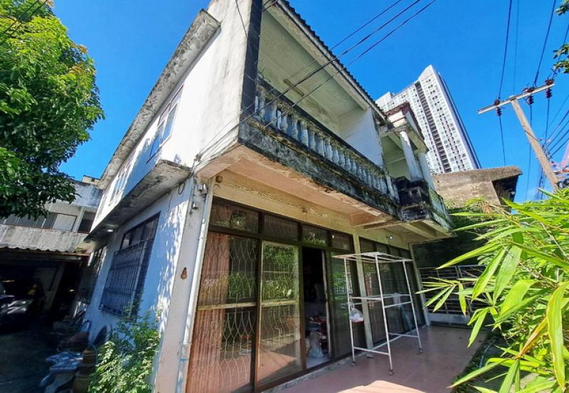 รูปที่5 ต้องการขายบ้านพร้อมที่ดิน พระโขนง เขตคลองเตย ราคา 52,000,000 บาท