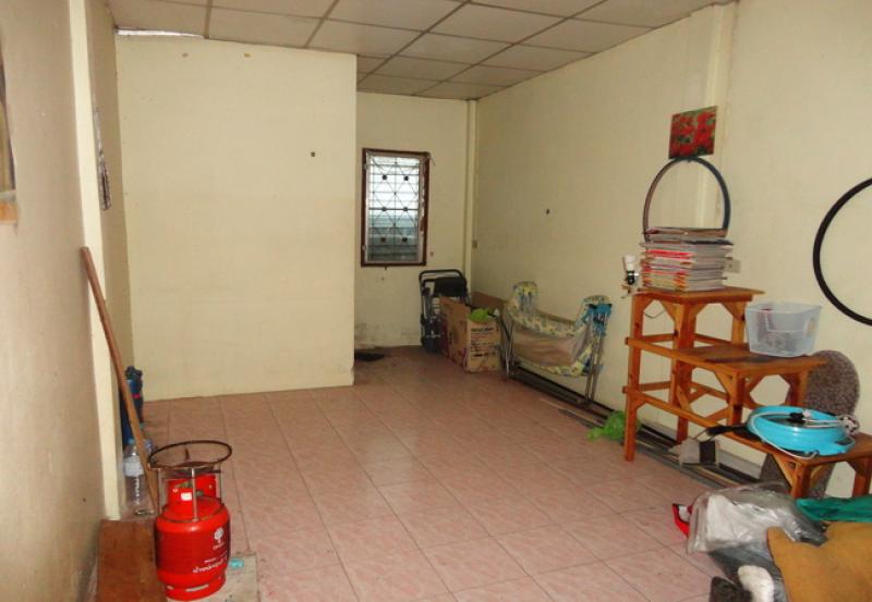 รูปที่3 ต้องการขายบ้านพร้อมที่ดิน บางพลีใหญ่ บางพลี ราคา 2,000,000 บาท