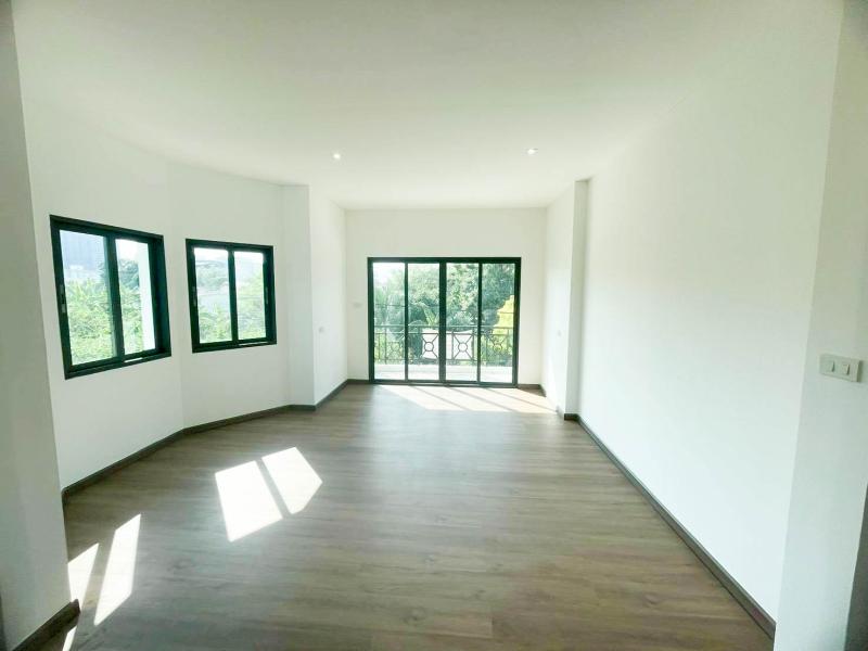 รูปที่7 ต้องการขายบ้านพร้อมที่ดิน คลองจั่น เขตบางกะปิ ราคา 9,990,000 บาท