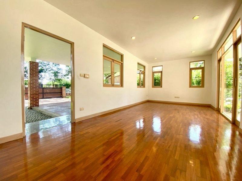 รูปที่7 ต้องการขายบ้านพร้อมที่ดิน ลำผักกูด ธัญบุรี ราคา 5,990,000 บาท