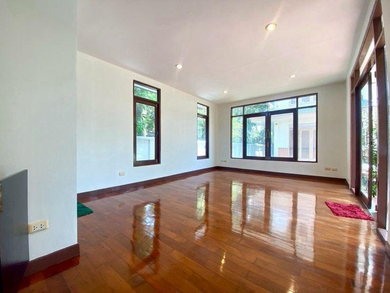 รูปที่8 ต้องการขายบ้านพร้อมที่ดิน ลำผักกูด ธัญบุรี ราคา 5,990,000 บาท