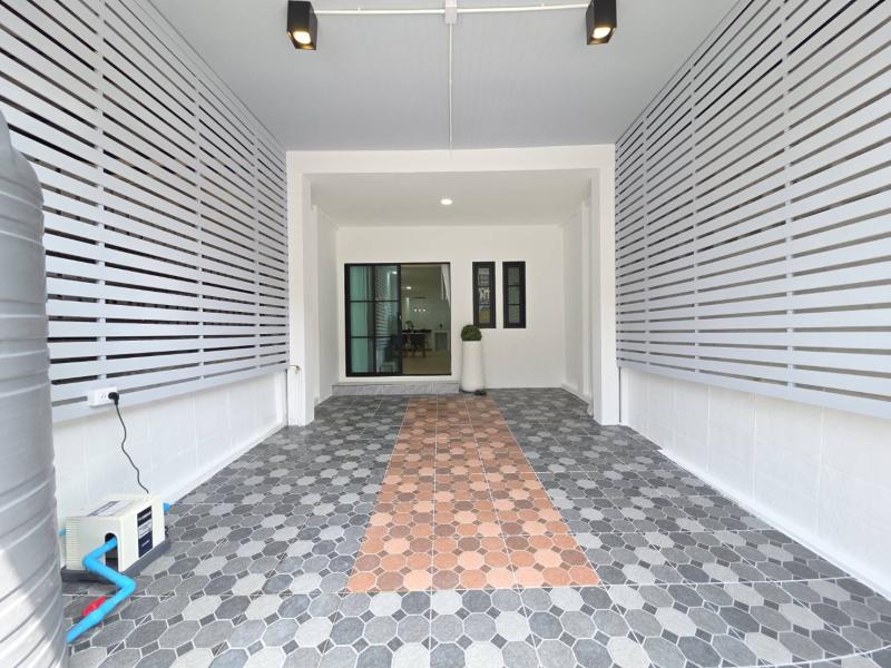 รูปที่2 ต้องการขายบ้านพร้อมที่ดิน มีนบุรี เขตมีนบุรี ราคา 1,990,000 บาท