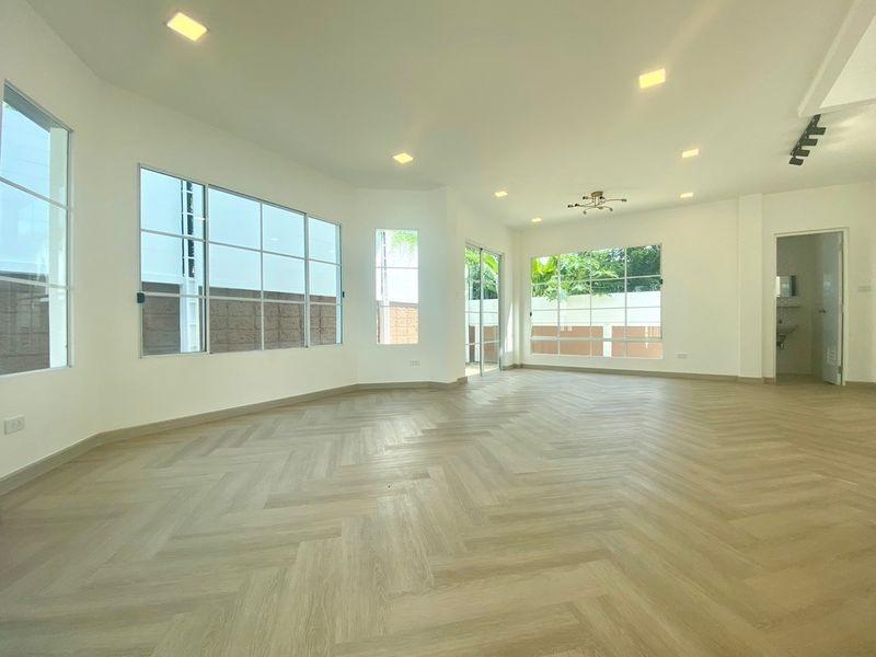 รูปที่3 ต้องการขายบ้านพร้อมที่ดิน บึงยี่โถ ธัญบุรี ราคา 3,990,000 บาท