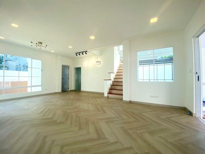 รูปที่4 ต้องการขายบ้านพร้อมที่ดิน บึงยี่โถ ธัญบุรี ราคา 3,990,000 บาท