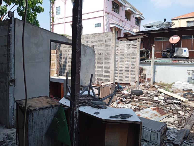 รูปที่5 ต้องการขายบ้านพร้อมที่ดิน พระโขนง เขตคลองเตย ราคา 6,800,000 บาท