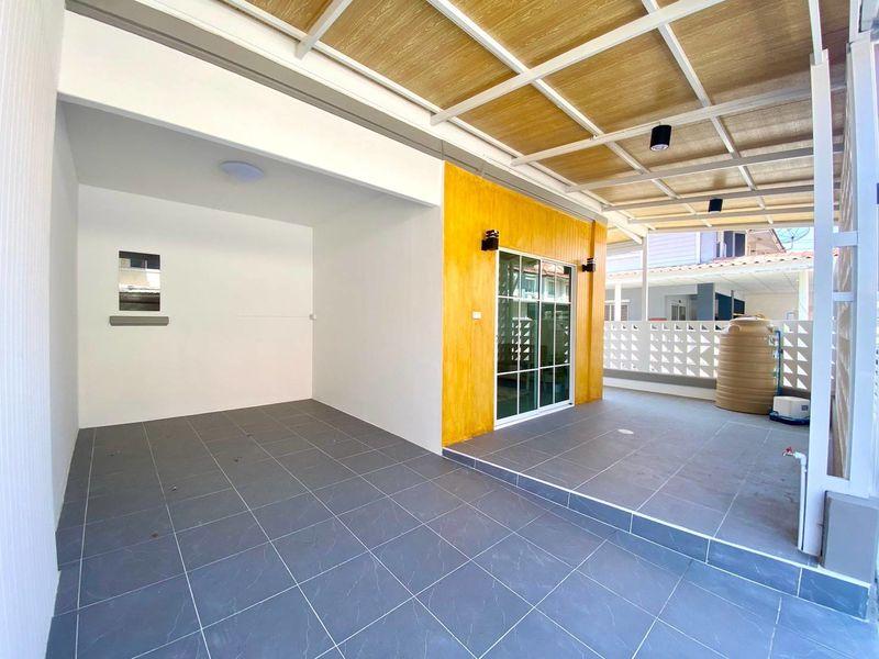 รูปที่2 ต้องการขายบ้านพร้อมที่ดิน คลองสาม คลองหลวง ราคา 1,890,000 บาท