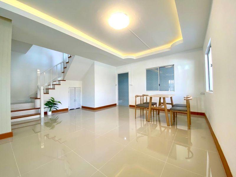 รูปที่4 ต้องการขายบ้านพร้อมที่ดิน คลองสาม คลองหลวง ราคา 1,890,000 บาท