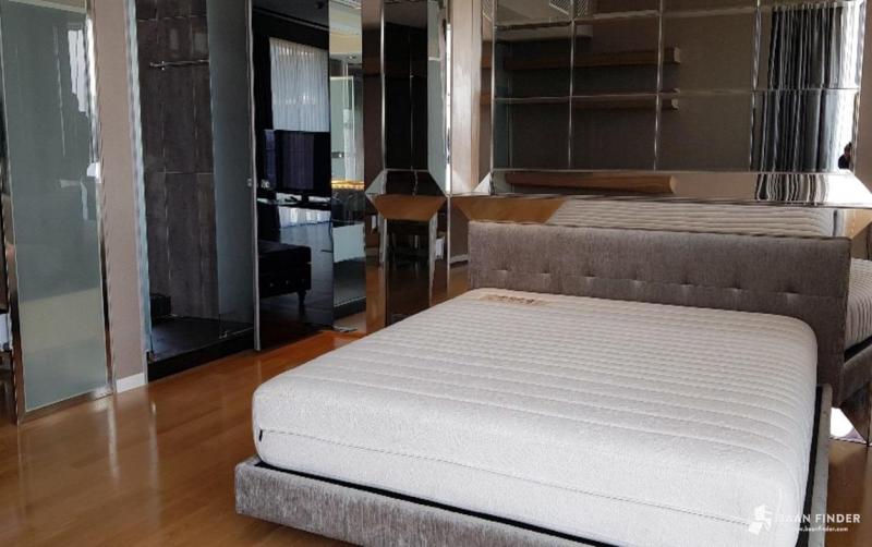 รูปที่3 ต้องการขายคอนโดมิเนียม บางโพงพาง เขตยานนาวา ราคา 22,500,000 บาท
