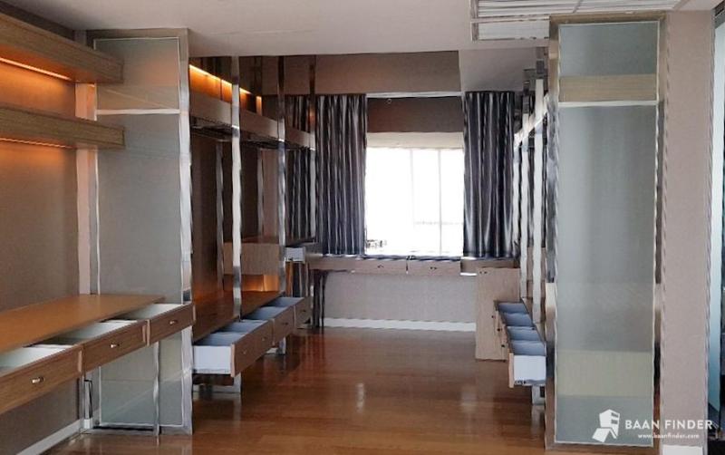รูปที่4 ต้องการขายคอนโดมิเนียม บางโพงพาง เขตยานนาวา ราคา 22,500,000 บาท