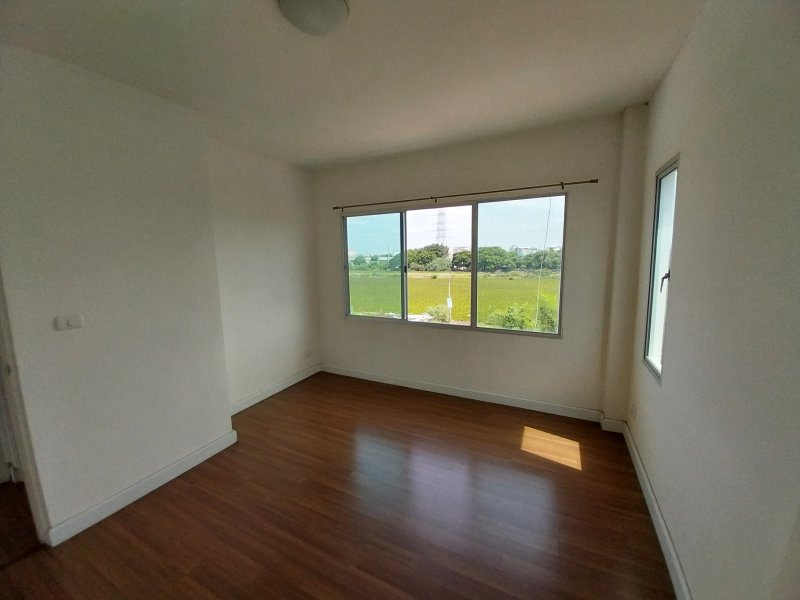 รูปที่5 ต้องการขายทาวน์โฮม บางพลีใหญ่ บางพลี ราคา 2,670,000 บาท