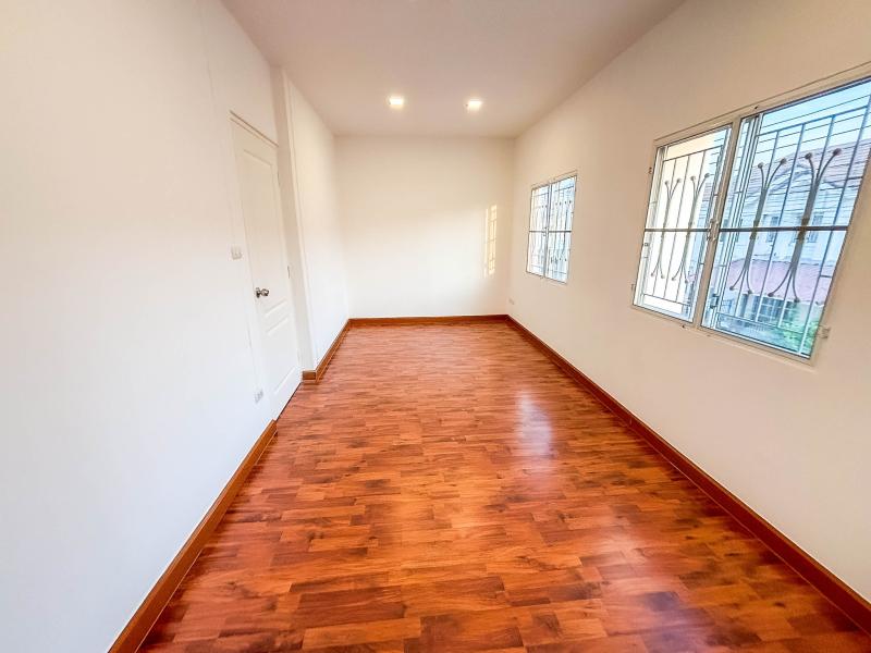 รูปที่8 ต้องการขายบ้านพร้อมที่ดิน เสาธงหิน บางใหญ่ ราคา 1,690,000 บาท